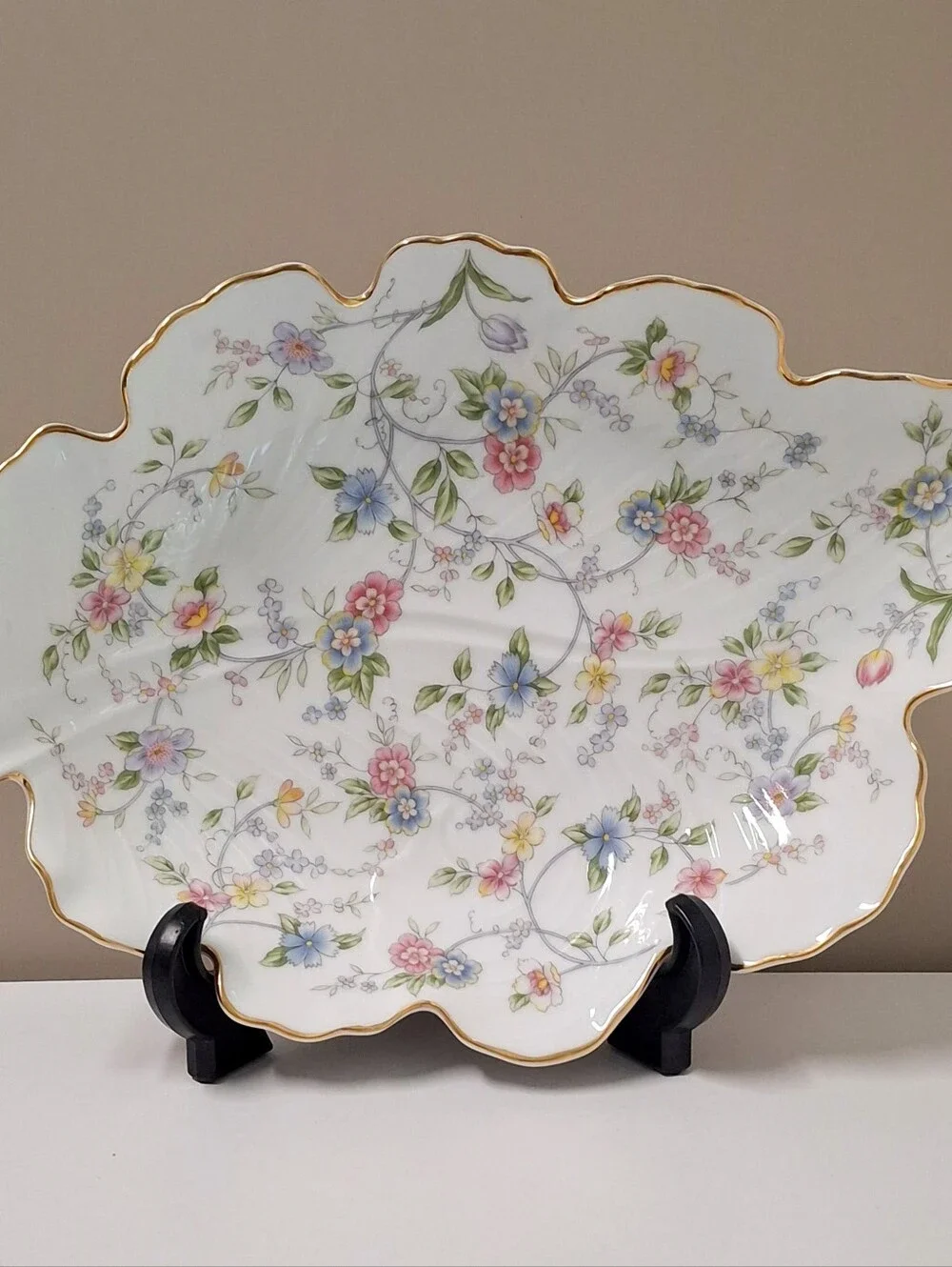 Andrea By Sadek Corona Leaf Shaped Plate Flowers Floral Print